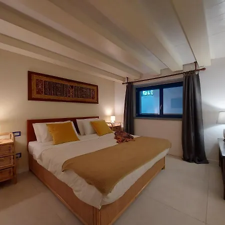 With Private Pool And Garden Tradate